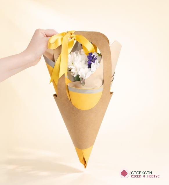 Kraft Taşımalı Bukette Papatyalar ve Lavantalar
