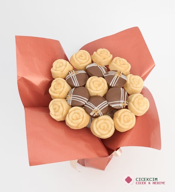 Lotus Biscoff® ve Muz Aromalı Beyaz Kek Buketi